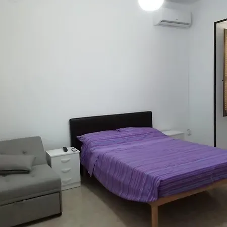 Oda ve Kahvaltı Pinna Nobilis